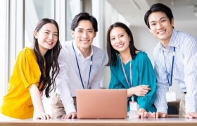【正社員で働く】未経験OK！月給22万円～／貿易＆営業のオシゴト（BLHC9256）