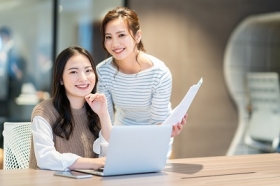 《未経験OK》英語力が活かせる事務(データ入力やメール対応など)/時給1600円~+交(LHA60131)