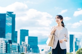 【正社員】未経験OK！アロマや海外雑貨の営業＼残業ほぼなし！海外出張あり★／（LHC11763）