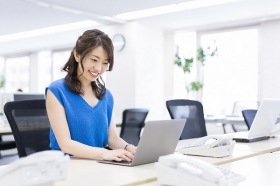 【未経験OK】時給1900円！世界最大手のネット通販の商品の貿易事務♪（BLSK707242）