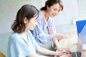 《紹介予定派遣》経理事務／年収425万円～／年間休日120日（LHA611935）