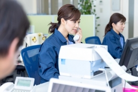 \時給1700円のレア求人/英語を生かすオフィスワーク@車通勤OK(LKD12555A)