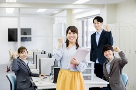 【正社員!】未経験OK★水産物卸会社での事務@東部市場/車通勤可(LHM12593E)