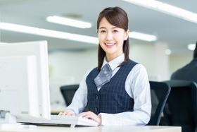 ＼正社員チャンスあり／時給1600円！経験いかせる金融機関の事務／名古屋市南区（LNN13746）