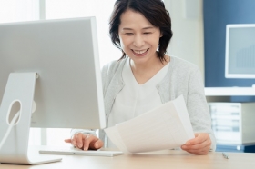 《年齢不問＆未経験OK》ディーラーで事務／残業少なめ／時給1500円+交／火・水休み（LHA12978）