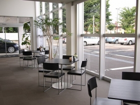 【未経験OK】新車の受入などのオシゴト／運転免許証必須／火・水休み（LHA13037）