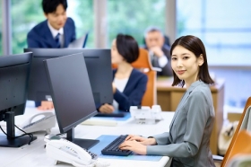 【なんば駅直結！正社員】未経験から始める貿易事務/オシャレな駅ビル♪（BLHM13059）
