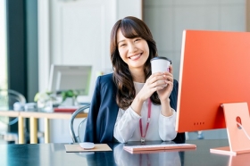 ≪正社員≫年収～450万円【一般事務】フレックス制有／服装自由（LKD93123）