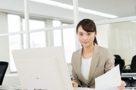 ＜5月スタート！＞時給1800円～！残業少なめ！輸出入事務✨（BLSW13081）
