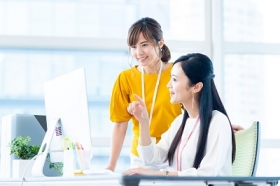 【未経験OK！】残業少なめ＆英語が使える貿易事務★時給1500円（BLNN13159）
