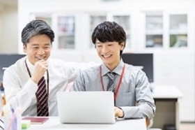 《正社員》年収～550万円◆年休121日◆賞与年2回【貿易事務】三宮（LKD13204）