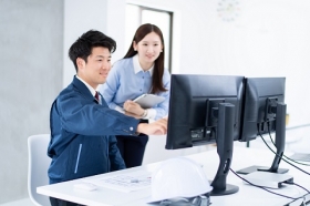 【正社員】年収330万円～♪メーカーの事務／車通勤OK！（LNN13187）