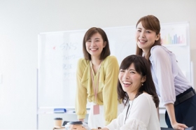 【フレックス制／時短も可】専門商社で未経験OKの輸出事務☆（BLHC13250）