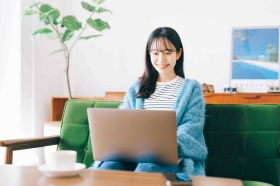 \月の半分は在宅/時給1800円&残業なしもOK♪年齢不問の一般事務!秋葉原(LSK13404)