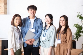 ＜社員登用実績あり！＞大手Gの一般事務！服装・ネイル自由♥北浜駅スグ（LHM13429）