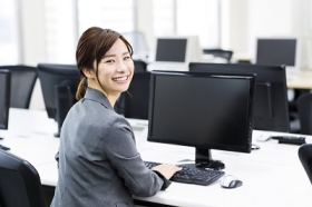 ＜未経験＆残業少なめ！＞時給1800円～！輸出入に関わる貿易事務✨（BLSW13545）