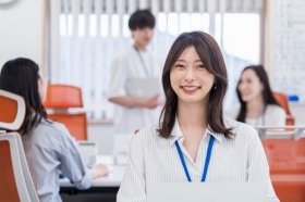 【未経験OK】採用や研修のサポート事務／残業ナシ／10月Start★（LHA13674）