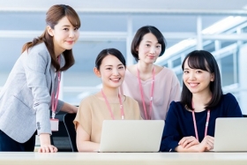 【年齢不問】大手企業で貿易事務／派遣スタッフ多数在籍！食堂あり★（BLHA13709）