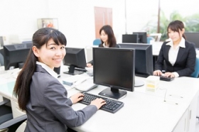 ✦残業ほぼなし✦商社での経理事務!経験浅くてOK!未経験の方も相談OK✨(LSW13909)