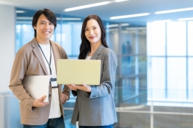 【正社員】月給30万円～♪超大手グループ★韓国企業での人事・労務！（LSK13945A）