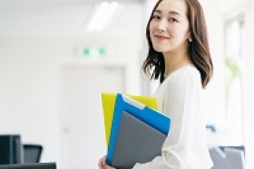 【短期/~3月まで】時間が選べる!補助金の申請に関わる学校事務/マイカー通勤OK!(LNN14004)