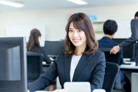 \週2日扶養内勤務♪/貿易事務@貝塚*車通勤可【10-16*9-17時選べる】(BLHM14081)