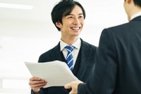 【正社員】年収450万円~♪国際物流企業で営業のお仕事(LNN14095)
