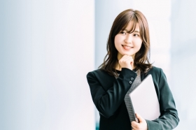 ＼正社員チャンスあり★／英語が活かせる事務✨久屋大通駅出てすぐ！（BLNN71201）