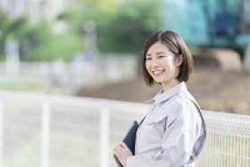 【年齢不問×未経験OK】公園施設の管理事務★残業なし＠車通勤OK（LKD14175）