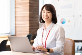 ＜未経験から始める♪＞大手企業！メーカー貿易事務*電話少なめ★/堺市（BLHM9547）