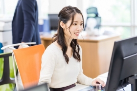 3月スタート＜未経験OK＞大手＊システム入力メインの事務／時給1500円（LKD14303）