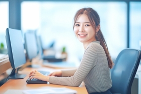 【新神戸】未経験OK!定時ピタ!アパレル商社で事務/ネイルOK(LKD97306)