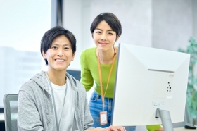 ＼大手＊システムメインの簡単事務／駅から無料送迎有♪服装自由（LKD14638）