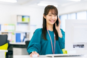 ≪時短・残業ナシもOK≫アパレル商社で総務アシ/服装・ネイル自由(LKD14063)