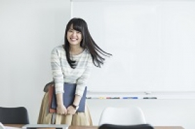 【正社員前提!】メーカーでの貿易事務!賞与年6ヶ月(LSW80202)